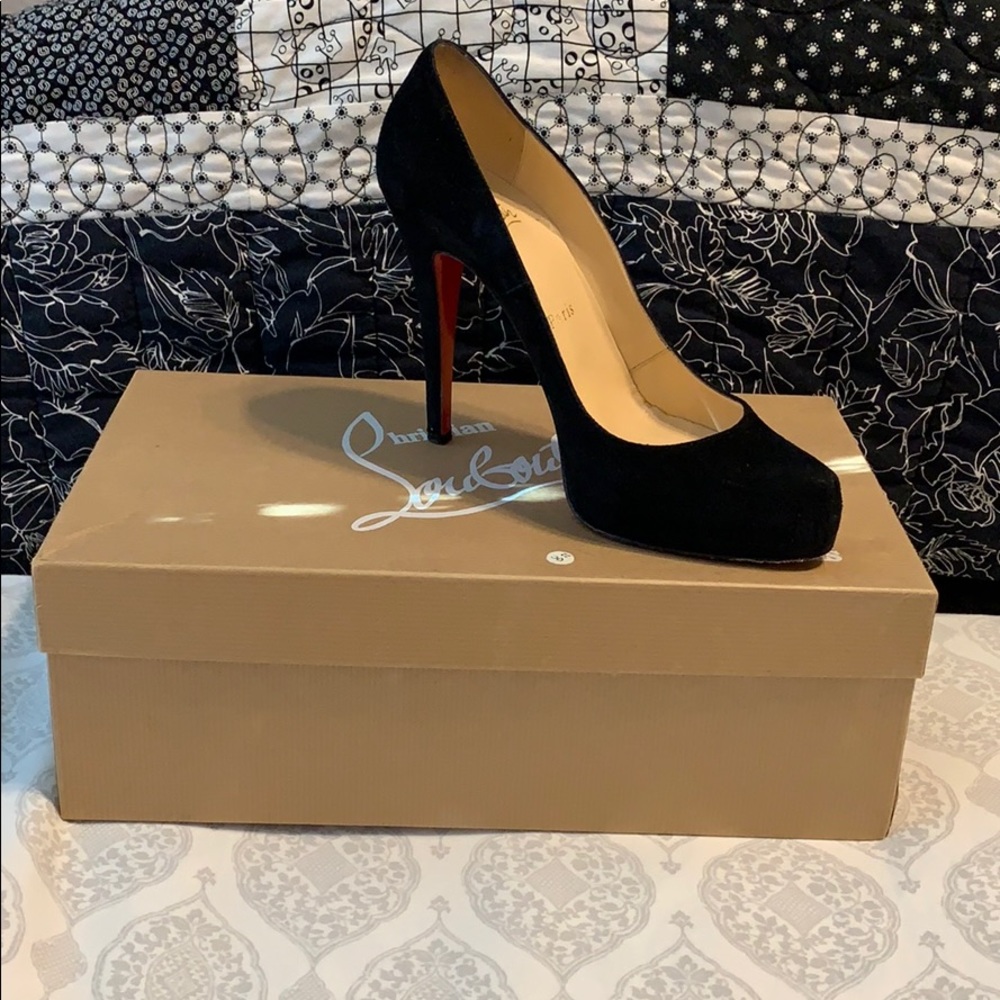 Christian Lounoutin heels!